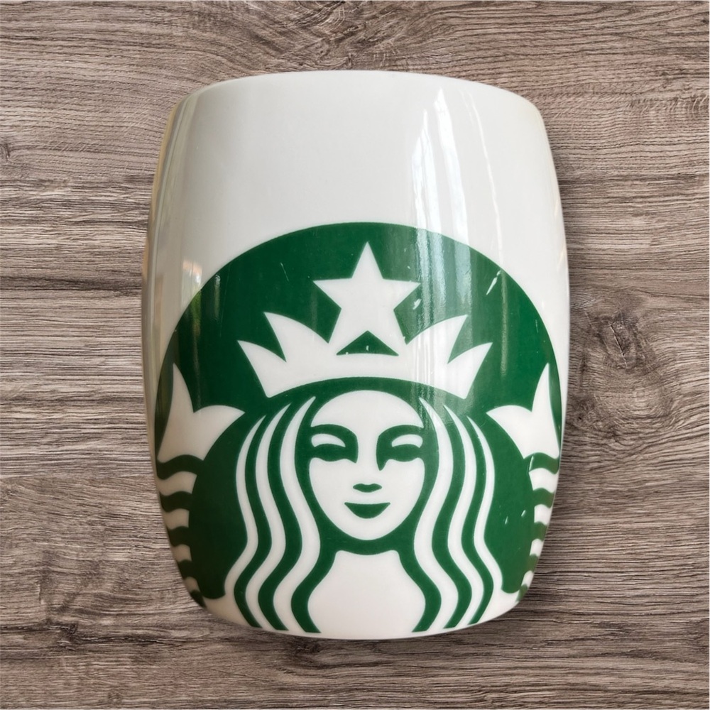 2/23$ MUGS ☕️🧸 Starbucks Green and White Coffee Mug